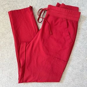 Wonder Wink Modern Fit women’s scrubs, Red.